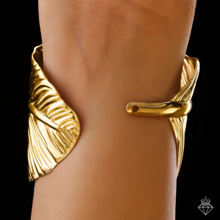 Anti-Tarnish Golden Leaf Bangle Bracelet (Adjustable Size) ⭐️⭐️⭐️⭐️⭐️ 100% Satisfied Customers