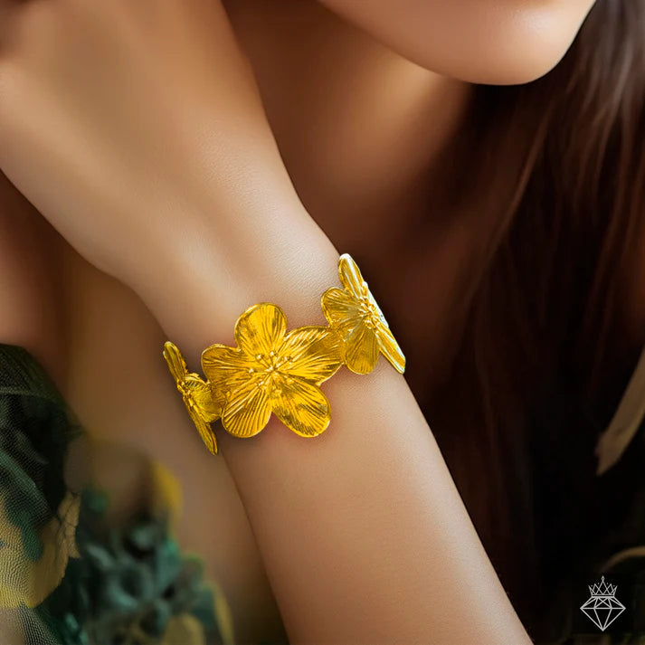 Anti-Tarnish Golden Flower Bracelet (Adjustable Size) ⭐️⭐️⭐️⭐️⭐️ 100% Satisfied Customers