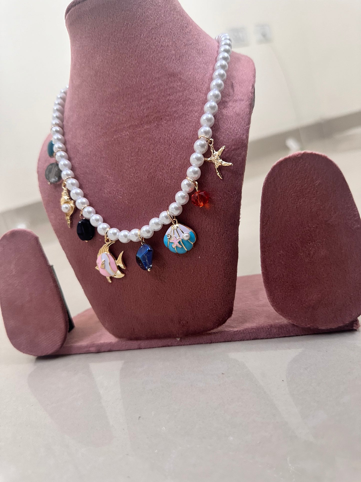 Ocean Charm Neclace- Seashell & Starfish Design ⭐️⭐️⭐️⭐️⭐️ 100% Satisfied Customers