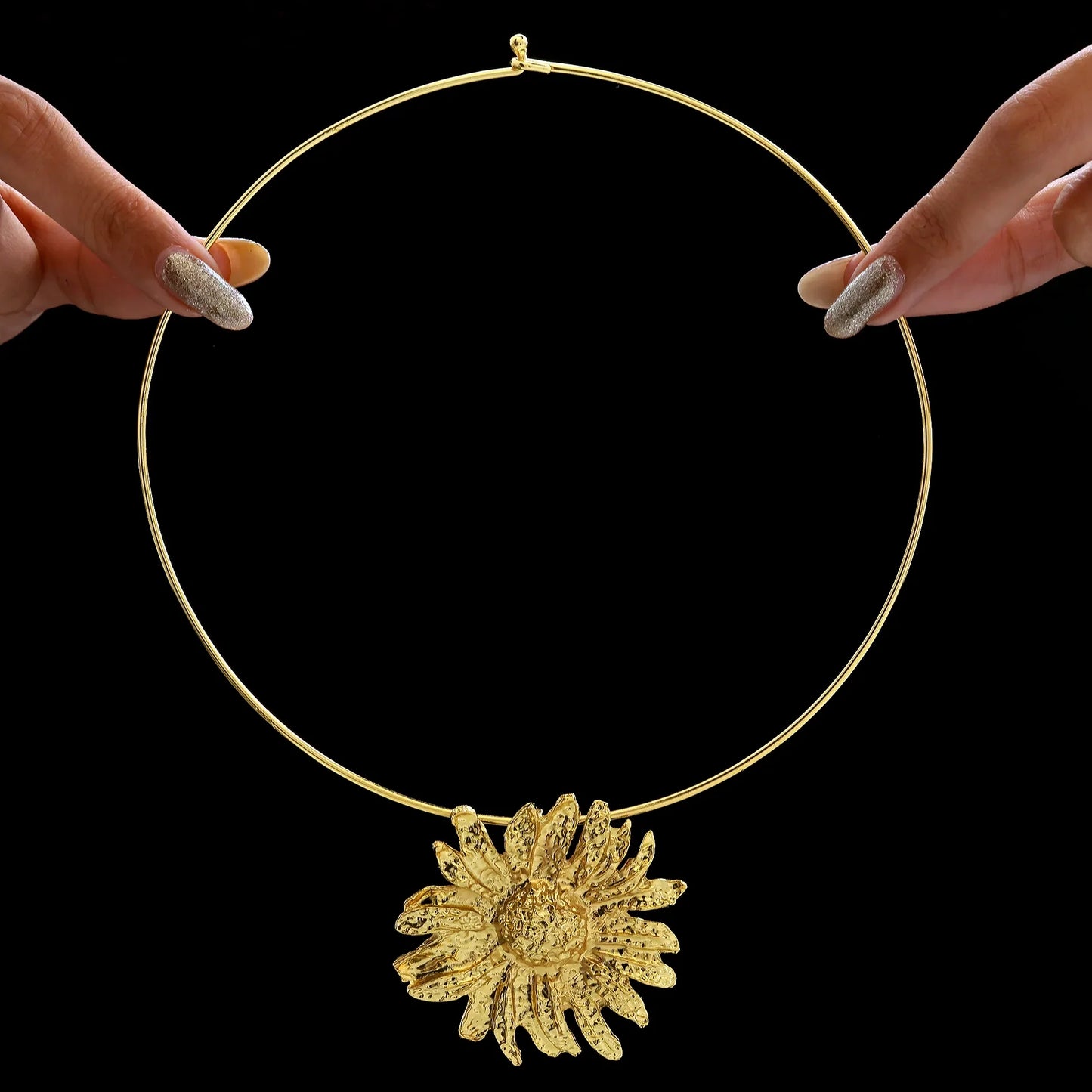 Anti-Tarnish Golden Sunflower Necklace ⭐️⭐️⭐️⭐️⭐️ 100% Satisfied Customers