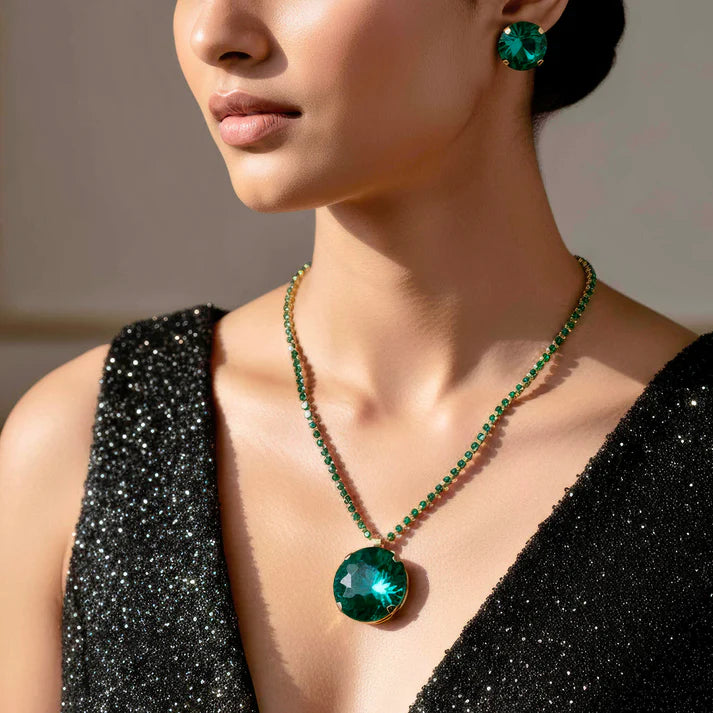 Anti-Tarnish Emerald Green Crystal Necklace Set with Earrings ⭐️⭐️⭐️⭐️⭐️ 100% Satisfied Customers