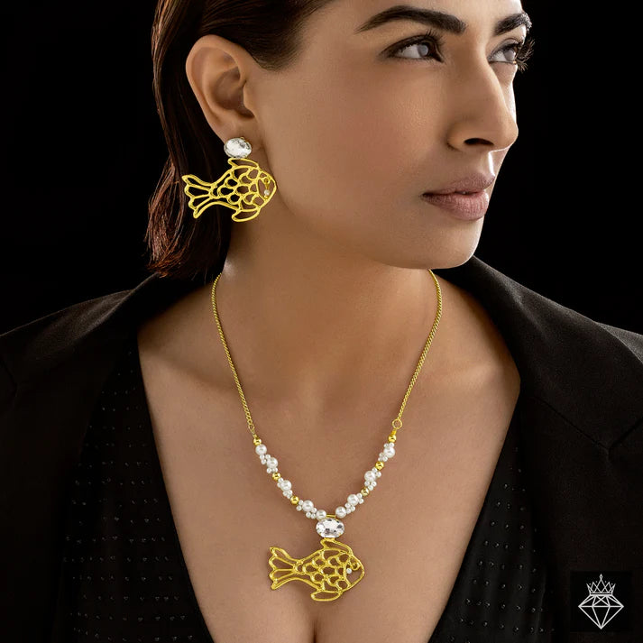 Anti-Tarnish Golden Fish Necklace Set With Earrings ⭐️⭐️⭐️⭐️⭐️ 100% Satisfied Customers