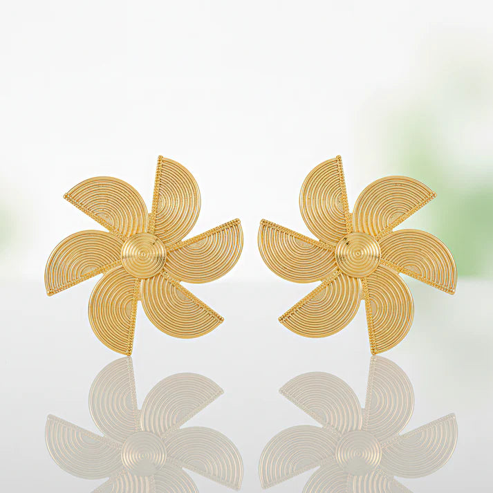 Anti-Tarnish Fan Shape Studs ⭐️⭐️⭐️⭐️⭐️ 100% Satisfied Customers