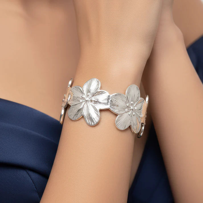 Anti-Tarnish Silver Lily Flower Bracelet ⭐️⭐️⭐️⭐️⭐️ 100% Satisfied Customers