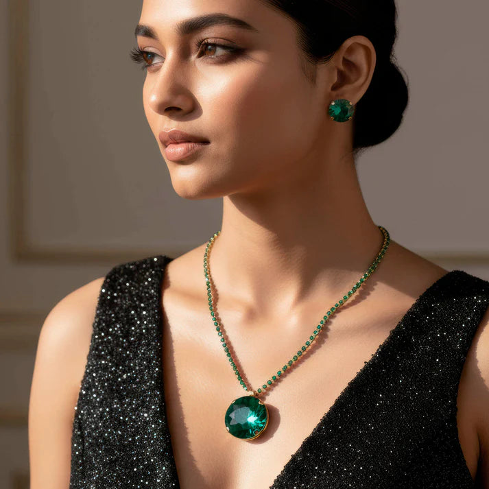 Anti-Tarnish Emerald Green Crystal Necklace Set with Earrings ⭐️⭐️⭐️⭐️⭐️ 100% Satisfied Customers