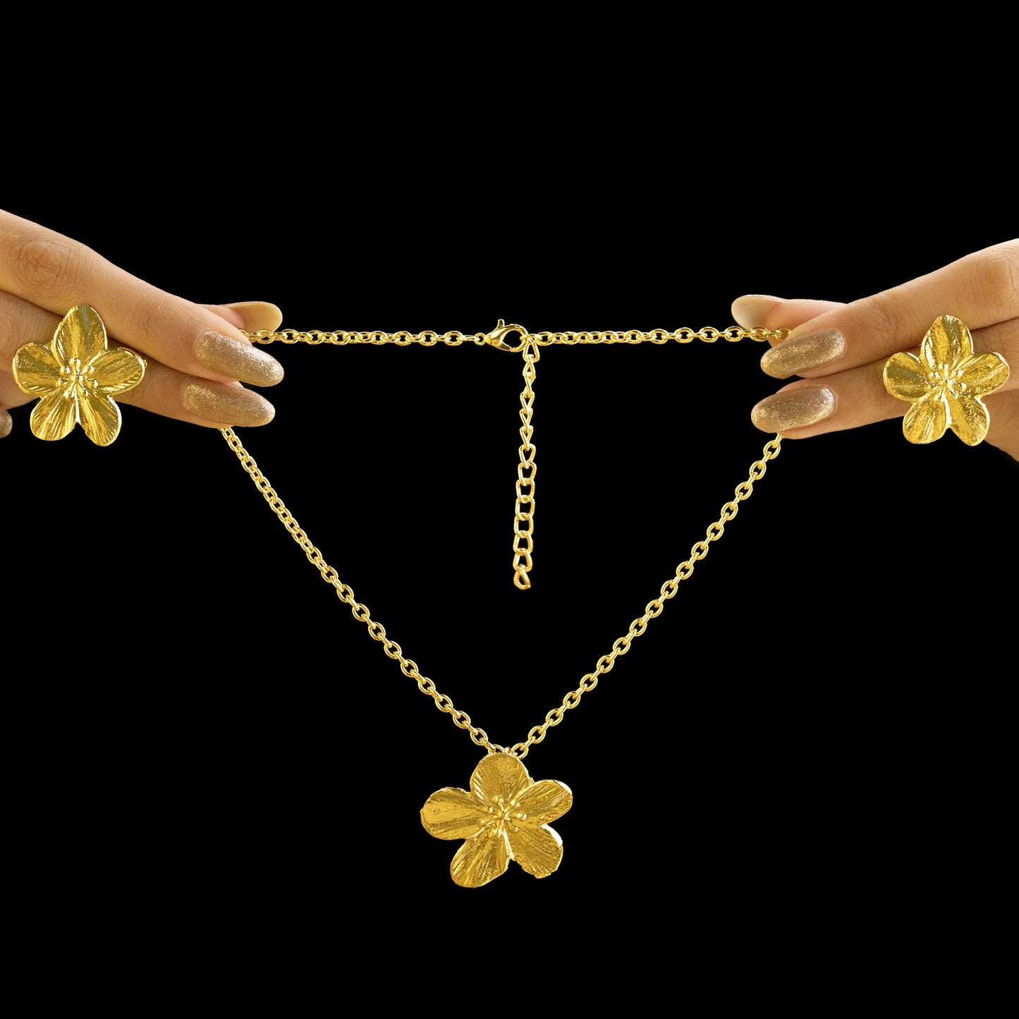 Anti-Tarnish Lily Flower Necklace Set With Earrings ⭐️⭐️⭐️⭐️⭐️ 100% Satisfied Customers