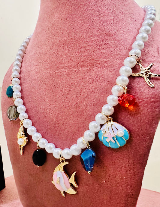 Ocean Charm Neclace- Seashell & Starfish Design ⭐️⭐️⭐️⭐️⭐️ 100% Satisfied Customers