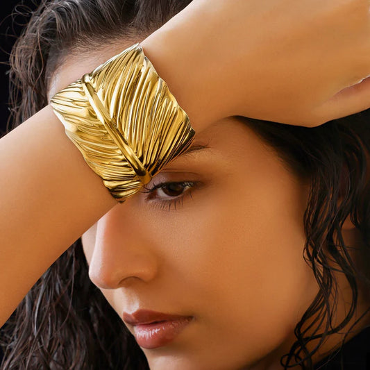 Anti-Tarnish Golden Leaf Bangle Bracelet (Adjustable Size)  ⭐️⭐️⭐️⭐️⭐️ 100% Satisfied Customers